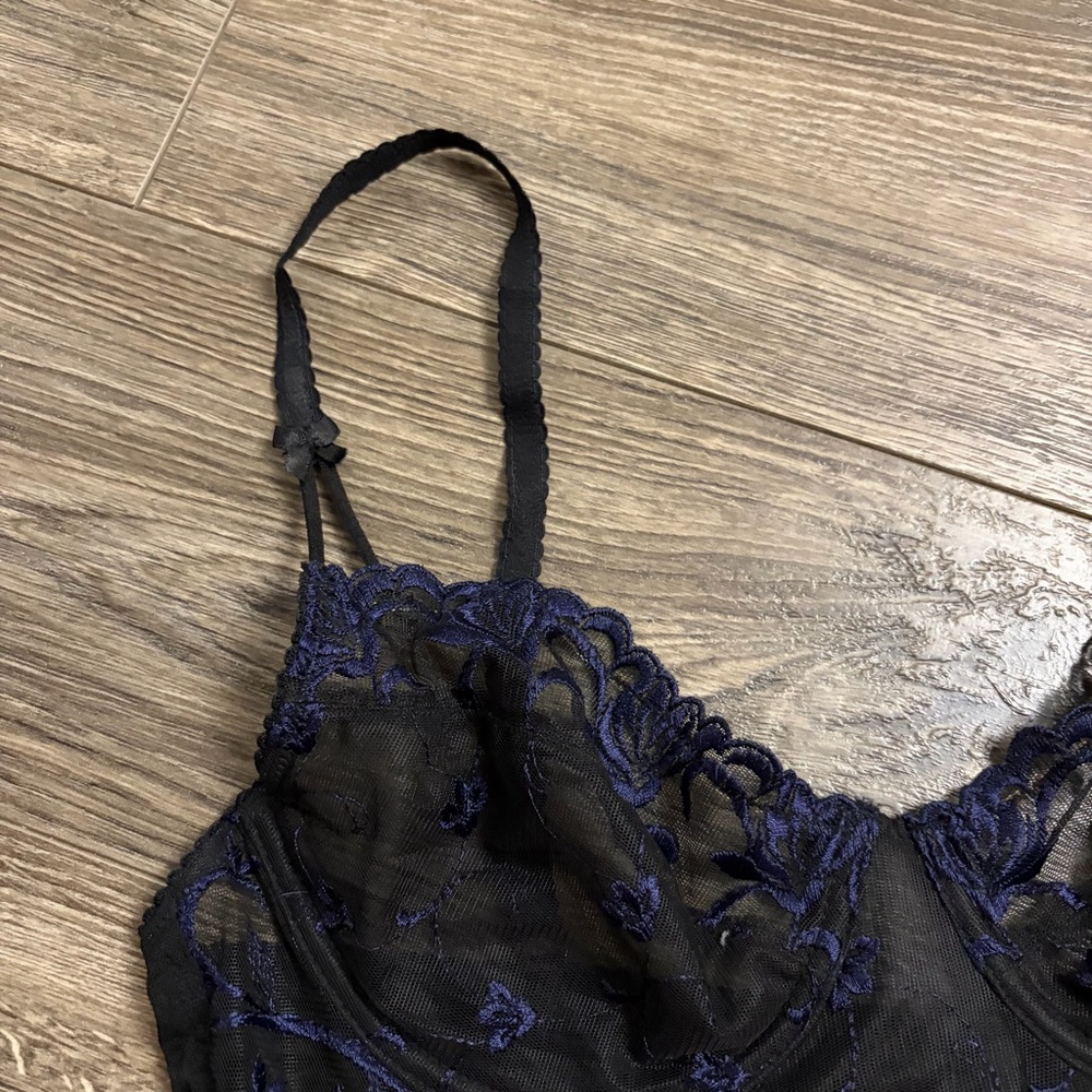 90s European Vintage TCM Embroidered Lace Boned Corset Top (Black/Blue) Size M/L - Picture 6 of 9
